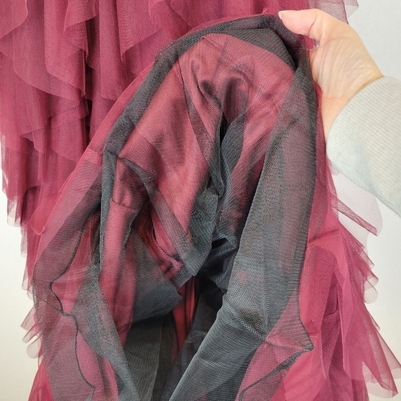 NWT City Studio Junior Sweetheart-Neck Ruffled Gown in Cabernet Size 1/2 - Picture 14 of 16